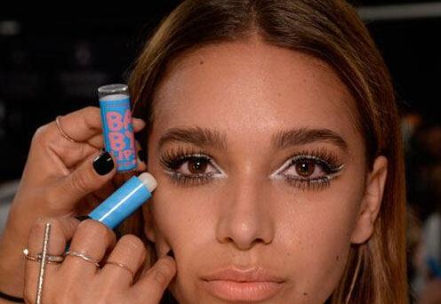 一支唇膏從頭到腳都能用 快給我來一打！