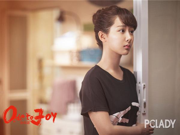 網(wǎng)紅與鮮肉齊飛 女童星逆襲看臉看衣品