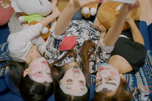 小蚯蚓關(guān)關(guān)戰(zhàn)職場 加班熬夜狗肌膚怎么救