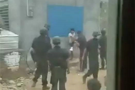 強(qiáng)拆施暴者為何最怕視頻流出？.jpg