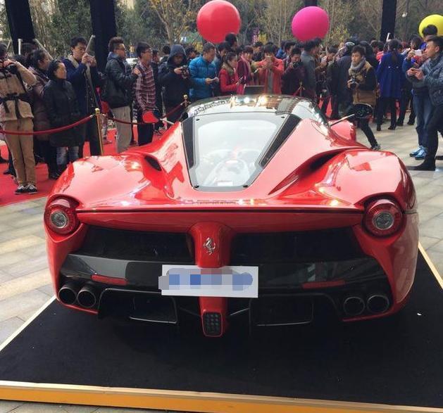 云南土豪擁上億豪車 霸氣側(cè)漏直逼大洋彼岸