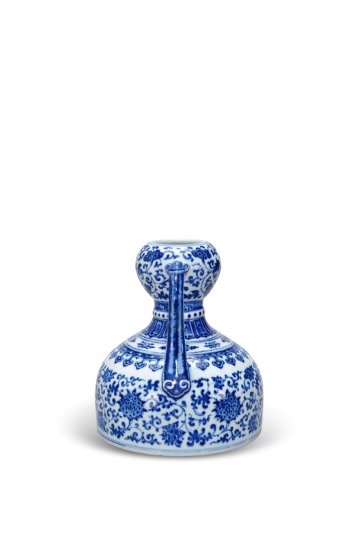 清乾隆 青花纏枝靈芝花卉紋如意耳葫蘆瓶（另面圖）