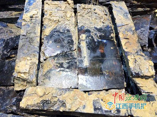 ?；韬钅钩鐾恋摹翱鬃悠溜L(fēng)”