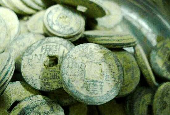 西昌老城發(fā)現(xiàn)大量清代銅錢