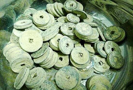 西昌老城發(fā)現(xiàn)大量清代銅錢