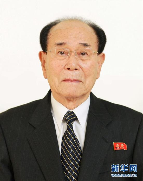 這是朝中社公布的朝鮮勞動(dòng)黨政治局常委金永南的肖像。朝中社5月11日公布了新當(dāng)選的朝鮮勞動(dòng)黨政治局常委的肖像。在朝鮮勞動(dòng)黨第七次全國代表大會(huì)上，金正恩、金永南、黃炳誓、樸鳳柱、崔龍海當(dāng)選為新一屆朝鮮勞動(dòng)黨政治局常委。新華社/朝中社