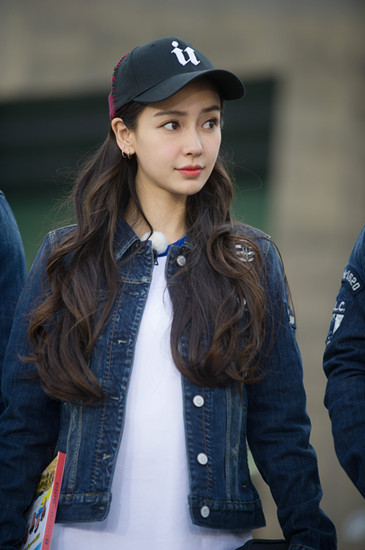 baby美貌現(xiàn)身韓國