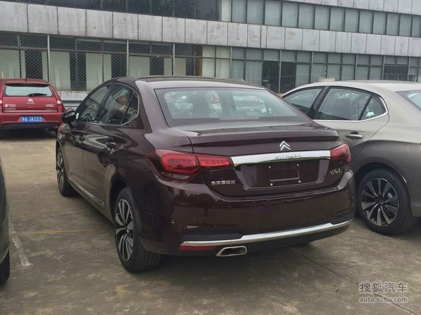 新款雪鐵龍C4L實(shí)車(chē)曝光 新增電子手剎