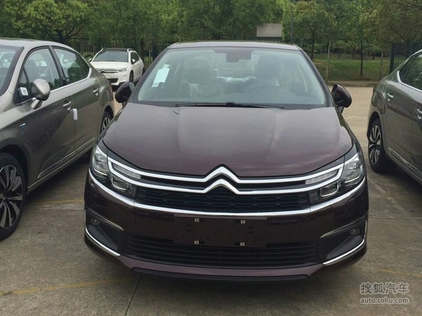 新款雪鐵龍C4L實(shí)車(chē)曝光 新增電子手剎