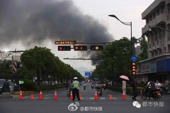 沈半路燈具市場發(fā)生大火