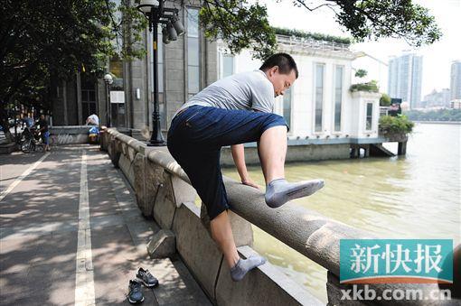 的哥跳江救下輕生女子 自己的手機(jī)錢(qián)包被盜