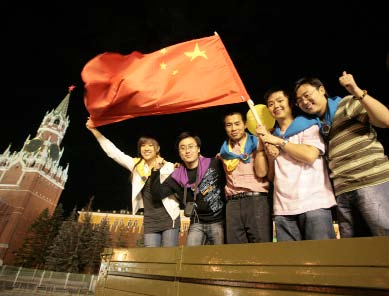 俄旅行社各想奇招吸引中國游客 乘坐戰(zhàn)機上天遨游