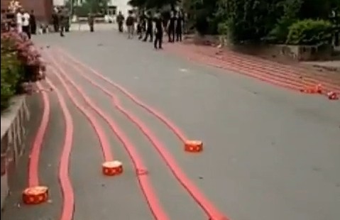 監(jiān)獄外現(xiàn)場(chǎng)