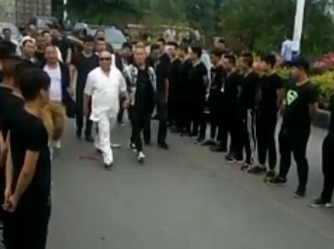 監(jiān)獄外現(xiàn)場(chǎng)