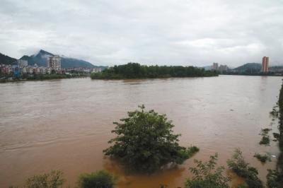 全國(guó)近百河流發(fā)生超警洪水 長(zhǎng)江水倒灌鄱陽(yáng)湖