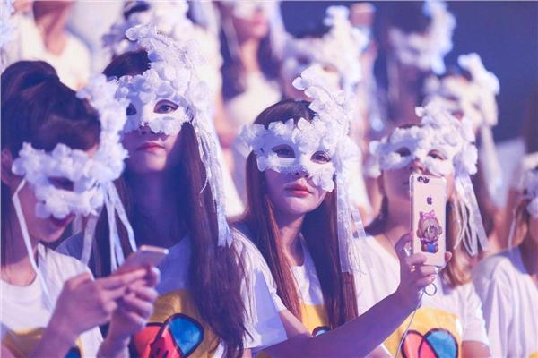 史上最尷尬！杭州網(wǎng)紅臉識別大戰(zhàn) 親媽找了十幾分鐘認(rèn)錯女兒