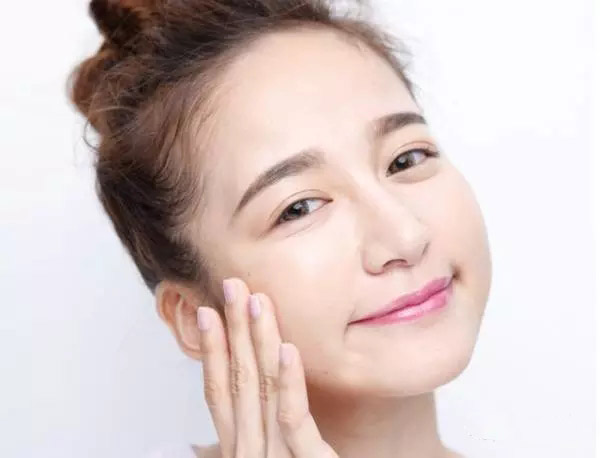  你的肌膚躲過(guò)了驕陽(yáng)烈日卻敗給了空調(diào)嗎