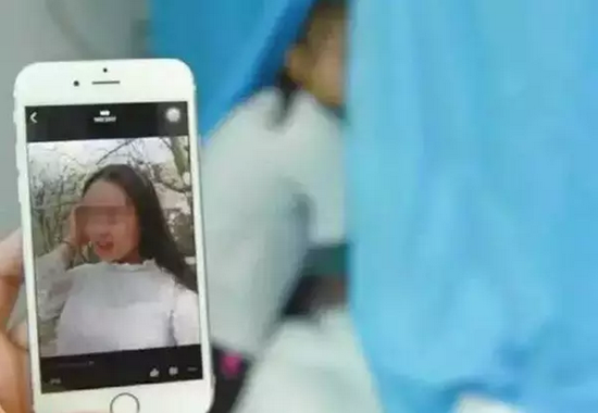 被燒女老師接受6小時(shí)植皮手術(shù)。