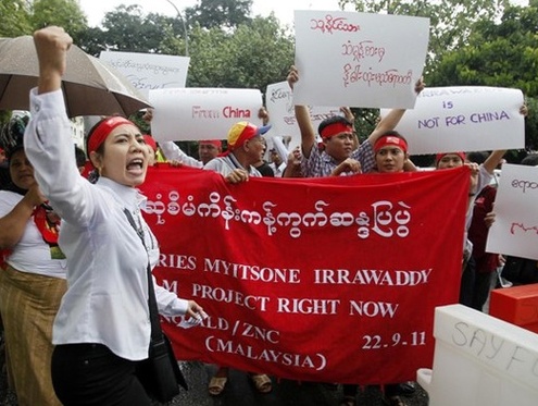 人民日報記者探訪停工后的緬甸密松水電站：中緬兩敗俱傷