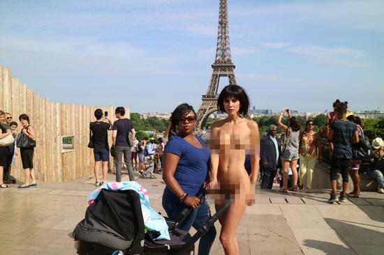 巴黎的裸體自拍