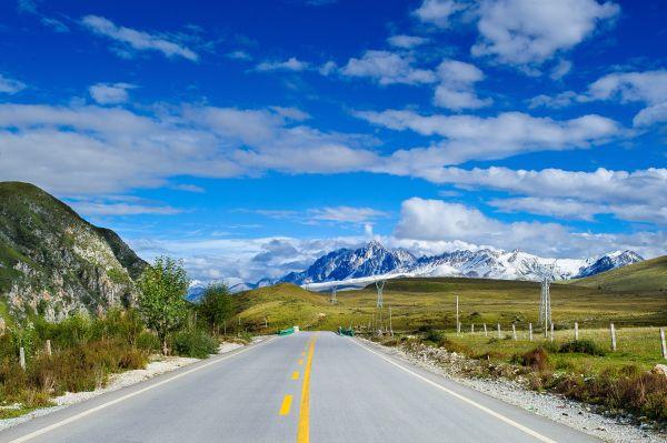 中國(guó)完成全球海拔最高公路隧道 耗資約11.5億元