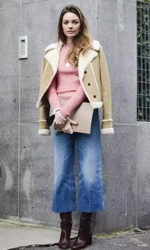 學(xué)會oversized外套+短靴的經(jīng)典套路，讓你美成一道街景