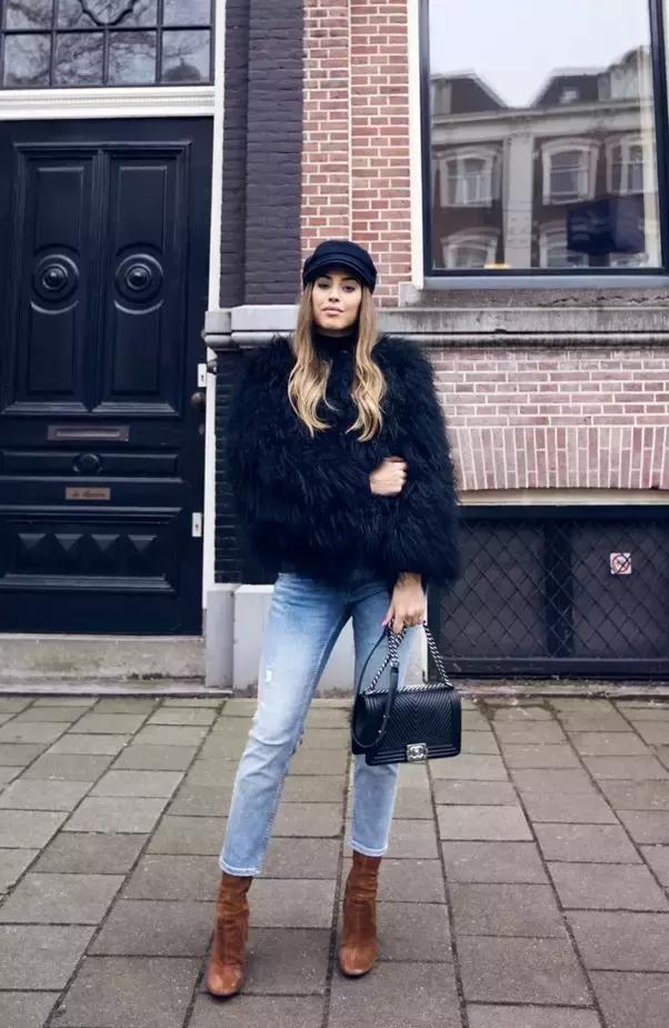 學(xué)會oversized外套+短靴的經(jīng)典套路，讓你美成一道街景