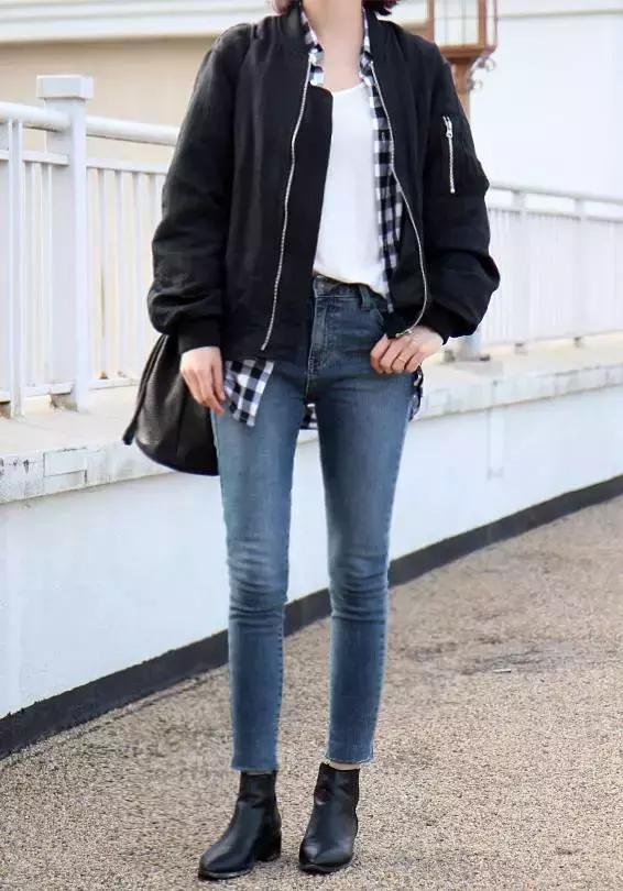 學(xué)會oversized外套+短靴的經(jīng)典套路，讓你美成一道街景