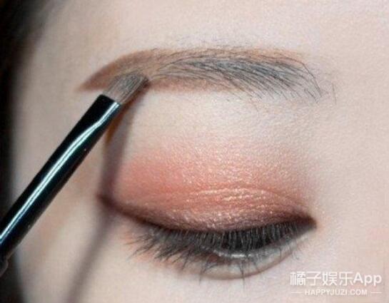 眉粉只用來畫眉？其實它有6大妝容欺詐術