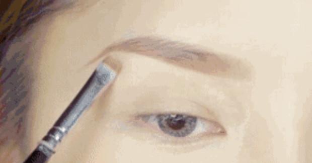 聽(tīng)說(shuō)一字眉被掰彎啦？手把手教你女星最in的同款眉型！