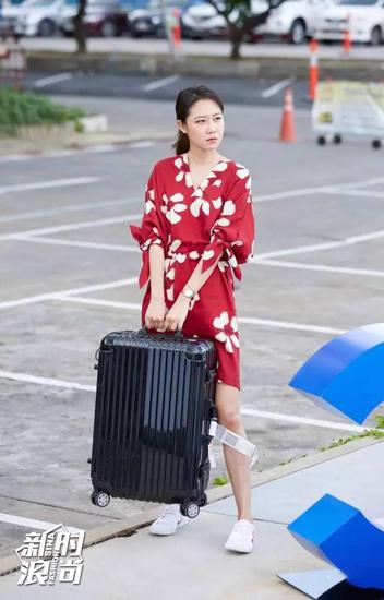 孔孝真劇中穿Veja同款