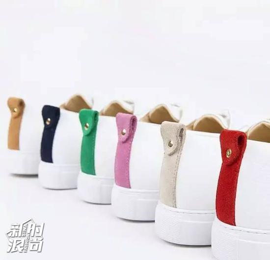 不同顏色的GARGONNE & CHERUBIN小白鞋