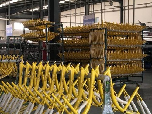 【特稿】從垂暮到瘋狂：單車小鎮(zhèn)的一夜復(fù)活