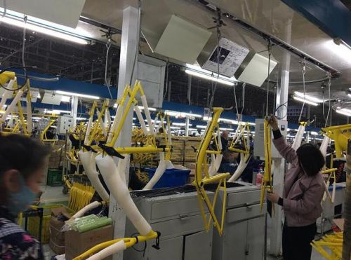 【特稿】從垂暮到瘋狂：單車小鎮(zhèn)的一夜復(fù)活