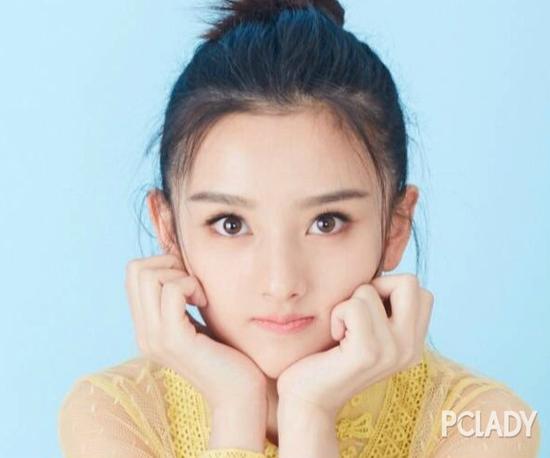 98年出生的宋祖兒，是名副其實的小童星