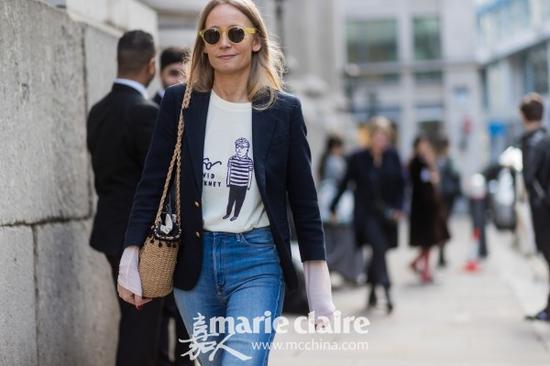 草編包也深受街頭潮人們的追捧