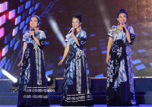 獲得二等獎(jiǎng)的湖南扎扎朵組合 翟鵬攝.jpg