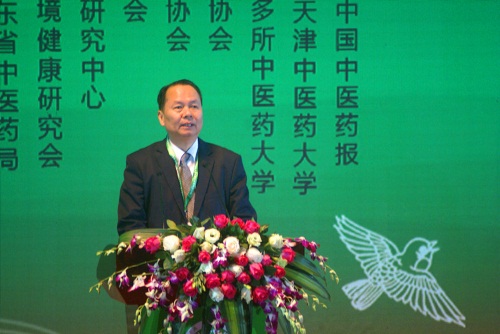 廣東省中醫(yī)藥局局長徐慶鋒致辭.jpg