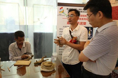 潮州大吳泥塑第二十三代傳承人吳光讓現(xiàn)場傳習.jpg