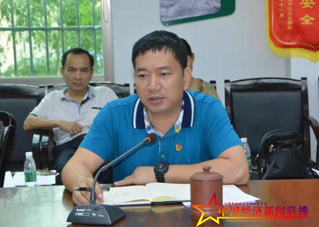 榮光農(nóng)場(chǎng)公司總經(jīng)理溫鯉作發(fā)展工作講話。 (2).jpg