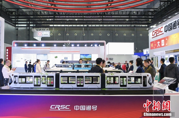 一批前沿技術(shù)和產(chǎn)品在軌博會亮相。 魯毅 攝