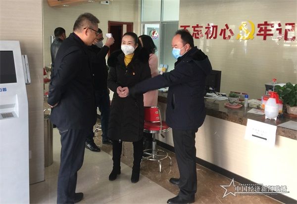 青海道遠(yuǎn)環(huán)?？萍加邢薰军h支部慰問社區(qū)工作者 (3).jpg