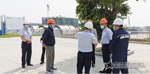 海南省特檢所一行在海南華盛新材料科技有限公司廠區(qū)現(xiàn)場了解建設(shè)進(jìn)度、設(shè)備安裝情況.jpg