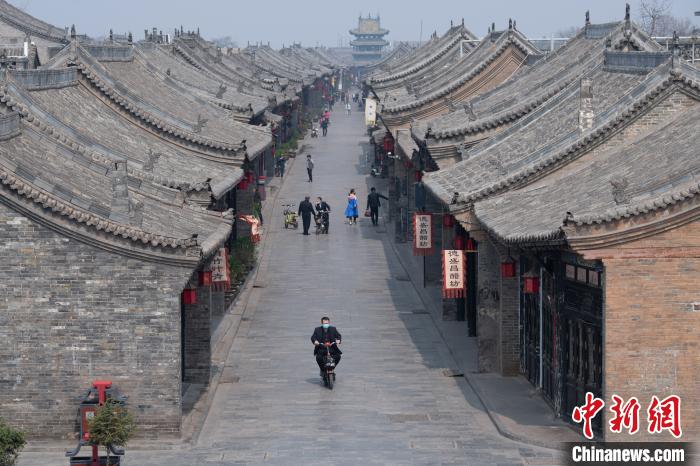 平遙古城開門第一日，游客稀少。韋亮 攝