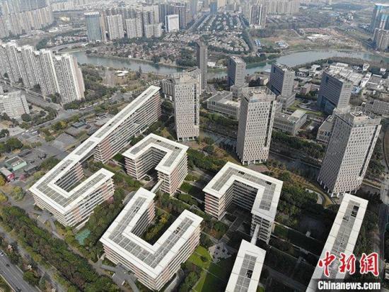 資料圖：四川高新區(qū)高樓鱗次櫛比。 a target='_blank' href='http://www.chinanews.com/'中新社/a記者 張浪 攝