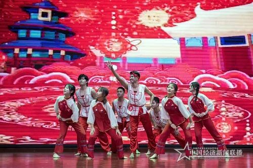 參賽國際學(xué)生展示語言才能和中華才藝 (3).jpg