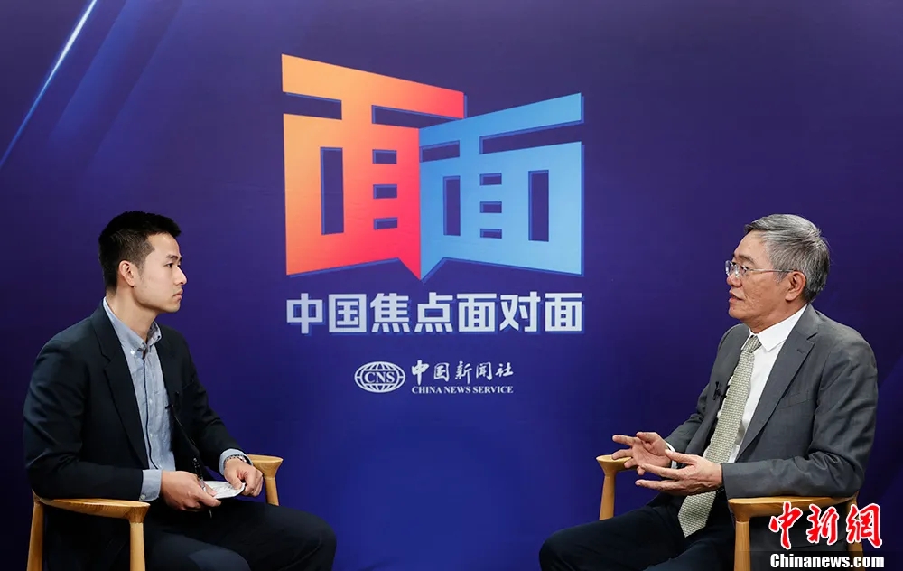 全國政協(xié)常委、經(jīng)濟委員會副主任楊偉民接受中新社“中國焦點面對面”專訪。中新社記者 蔣啟明 攝