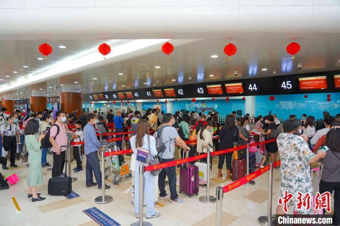 美蘭機(jī)場(chǎng)客流量回升。美蘭機(jī)場(chǎng)供圖

