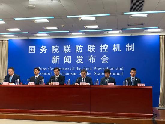 4月11日，國務(wù)院聯(lián)防聯(lián)控機(jī)制召開新聞發(fā)布會，介紹新冠疫情防控和疫苗接種有關(guān)情況。國家衛(wèi)健委宣傳司副司長、新聞發(fā)言人米鋒介紹了近期疫情情況及疫苗接種情況。