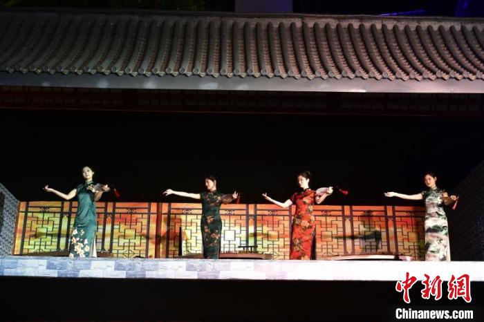 節(jié)目表演。閬中市委宣傳部供圖 閬中市委宣傳部供圖 攝